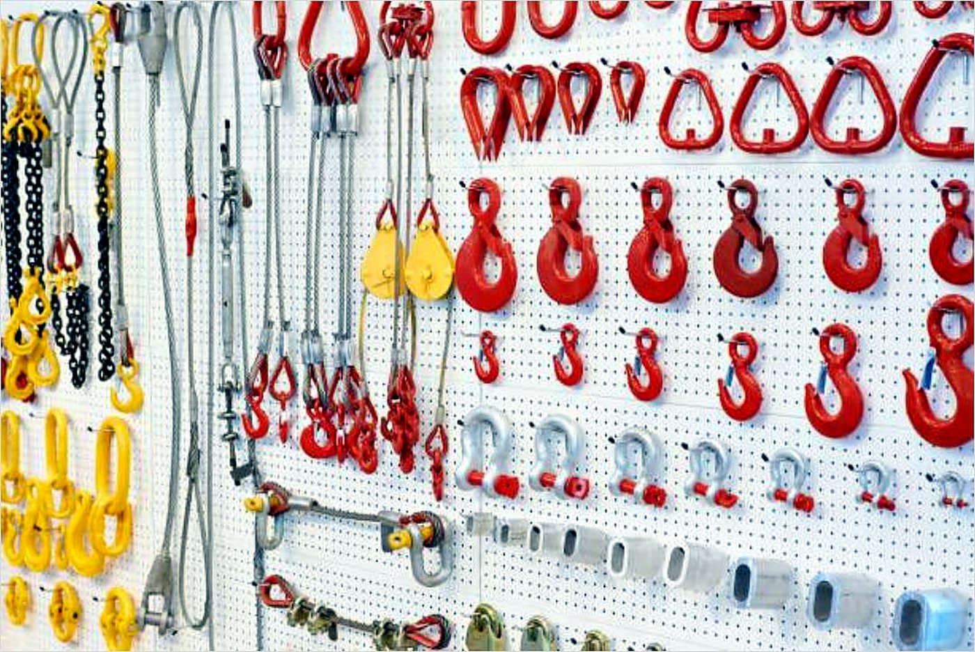 Chain, Rope, Hook & Rigging Hardware supplied by R.B. Traders